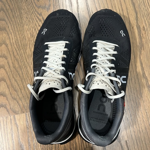 On Running Cloudflow Size 6 - Picture 3 of 9